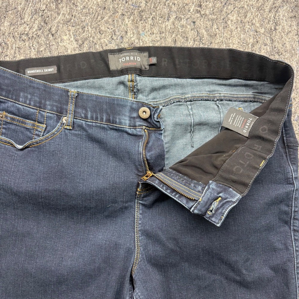 Torrid Bombshell Skinny Jeans Womens 22R Dark Wash Denim Premium Stretch Blue - Picture 8 of 14